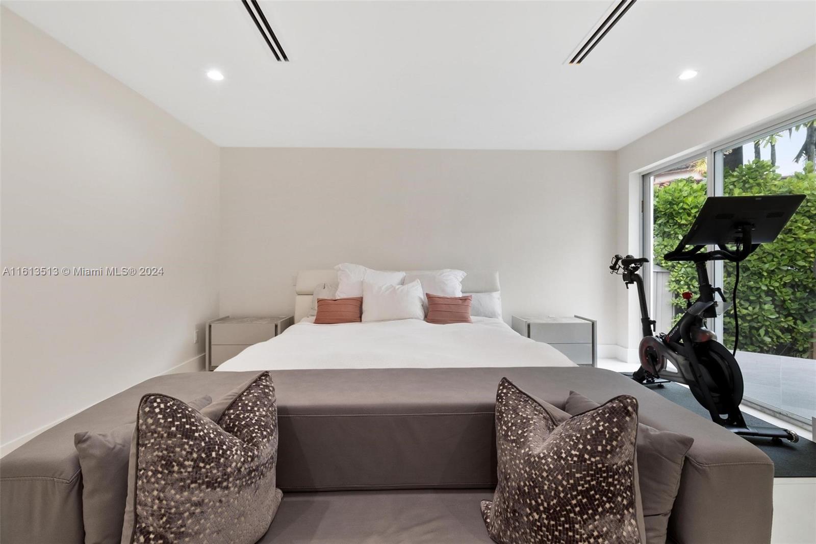 BAY HARBOR ISLAND - Residential