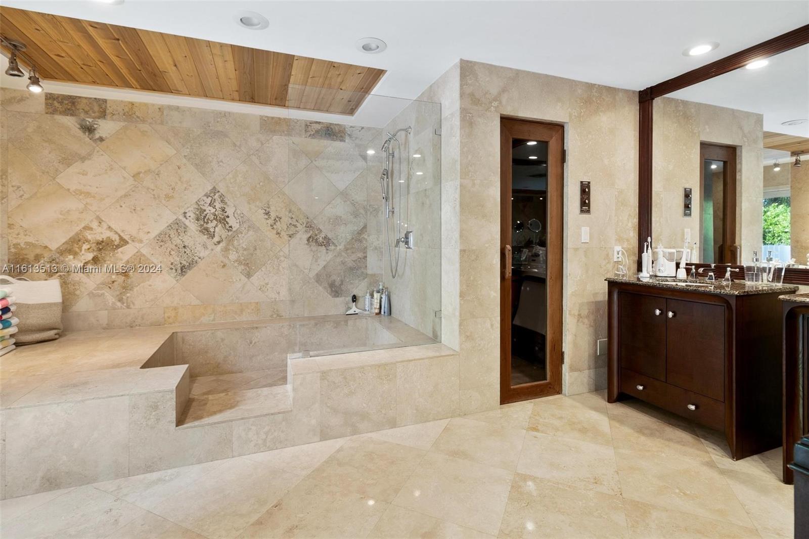 BAY HARBOR ISLAND - Residential