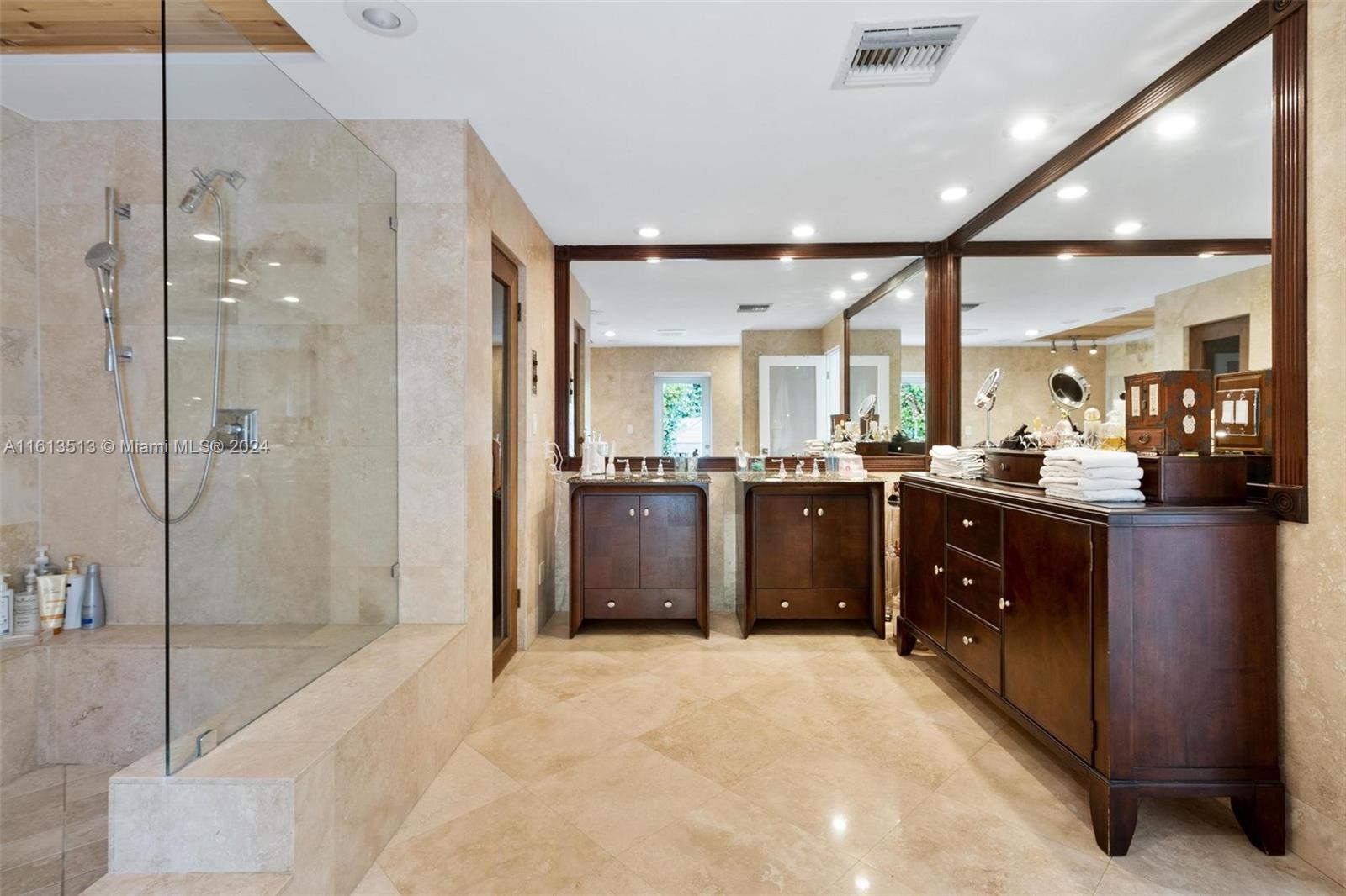 BAY HARBOR ISLAND - Residential