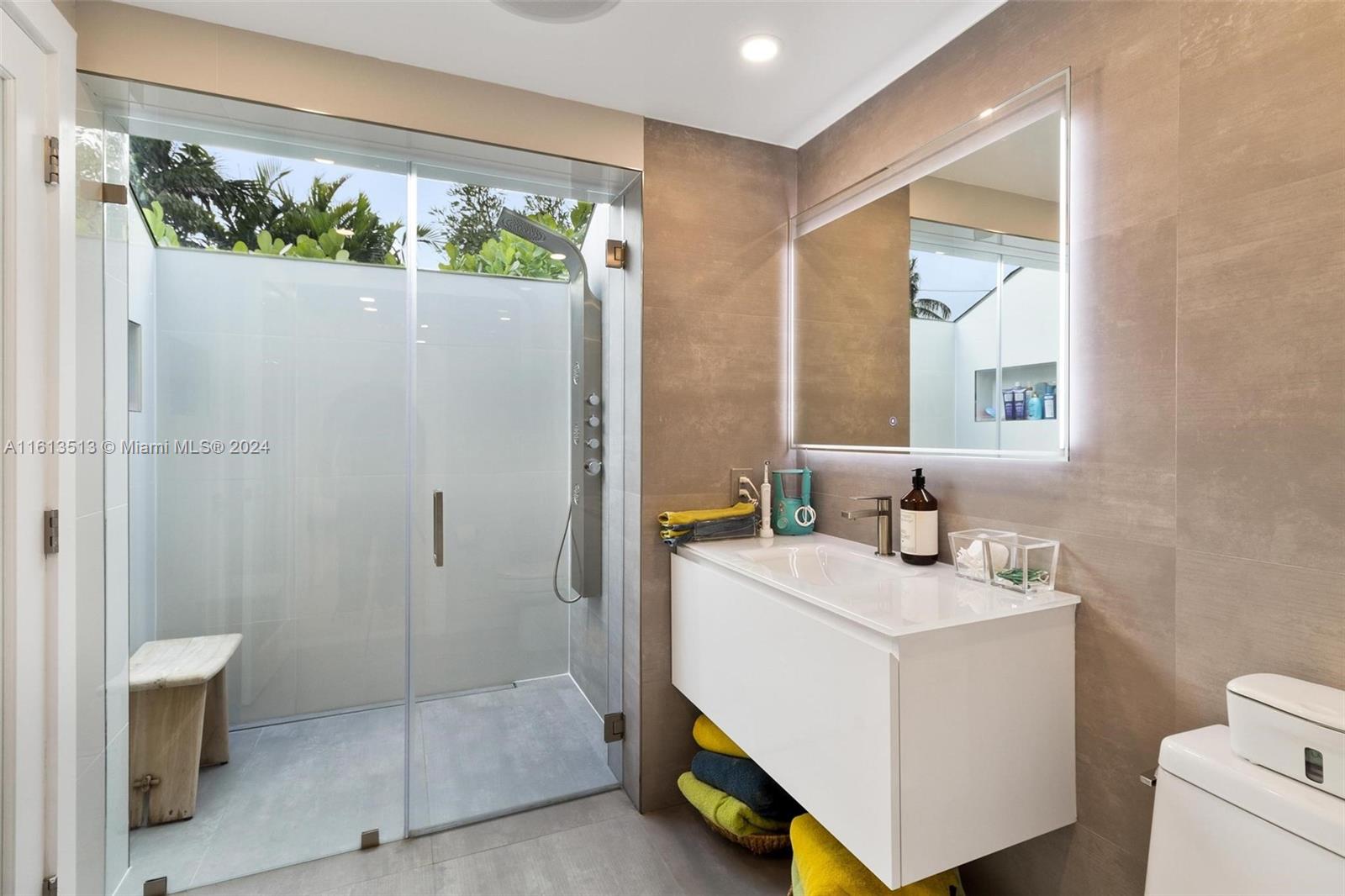 BAY HARBOR ISLAND - Residential