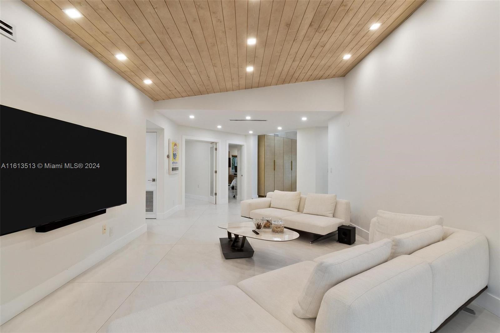 BAY HARBOR ISLAND - Residential