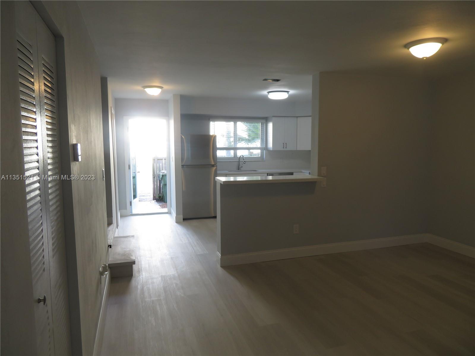 TOWNHOUSES BY AL BESADE J - Residential