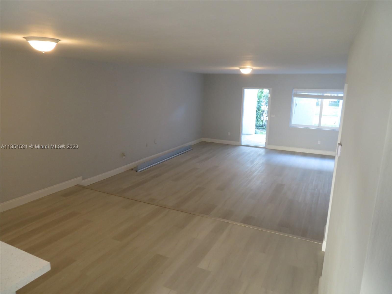 TOWNHOUSES BY AL BESADE J - Residential