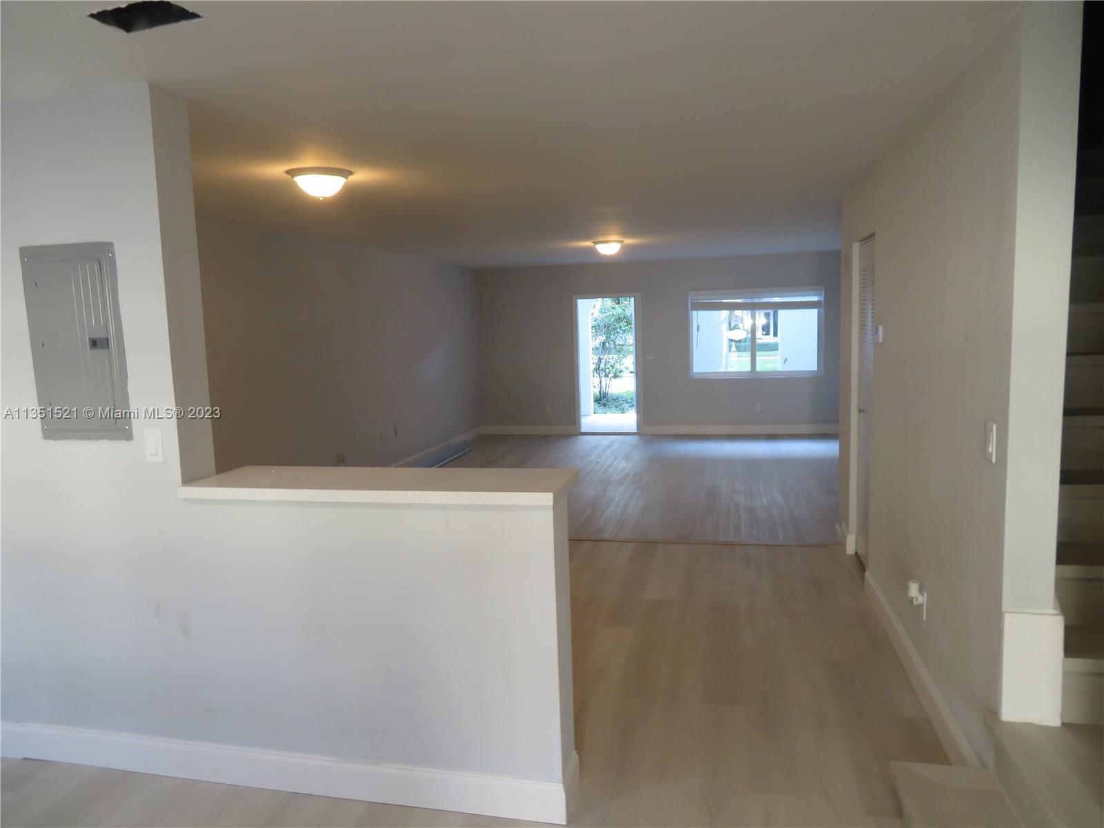 TOWNHOUSES BY AL BESADE J - Residential