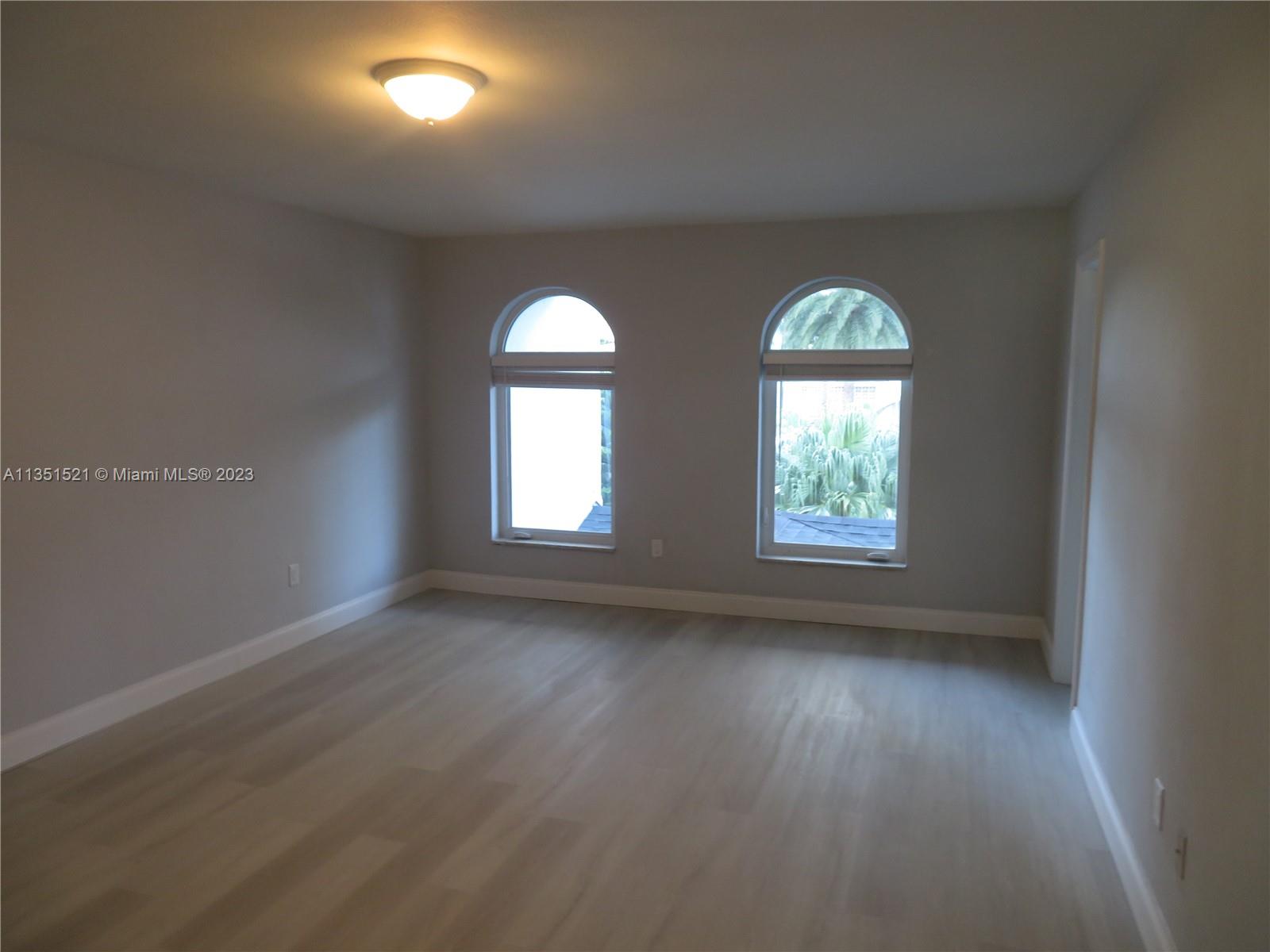 TOWNHOUSES BY AL BESADE J - Residential