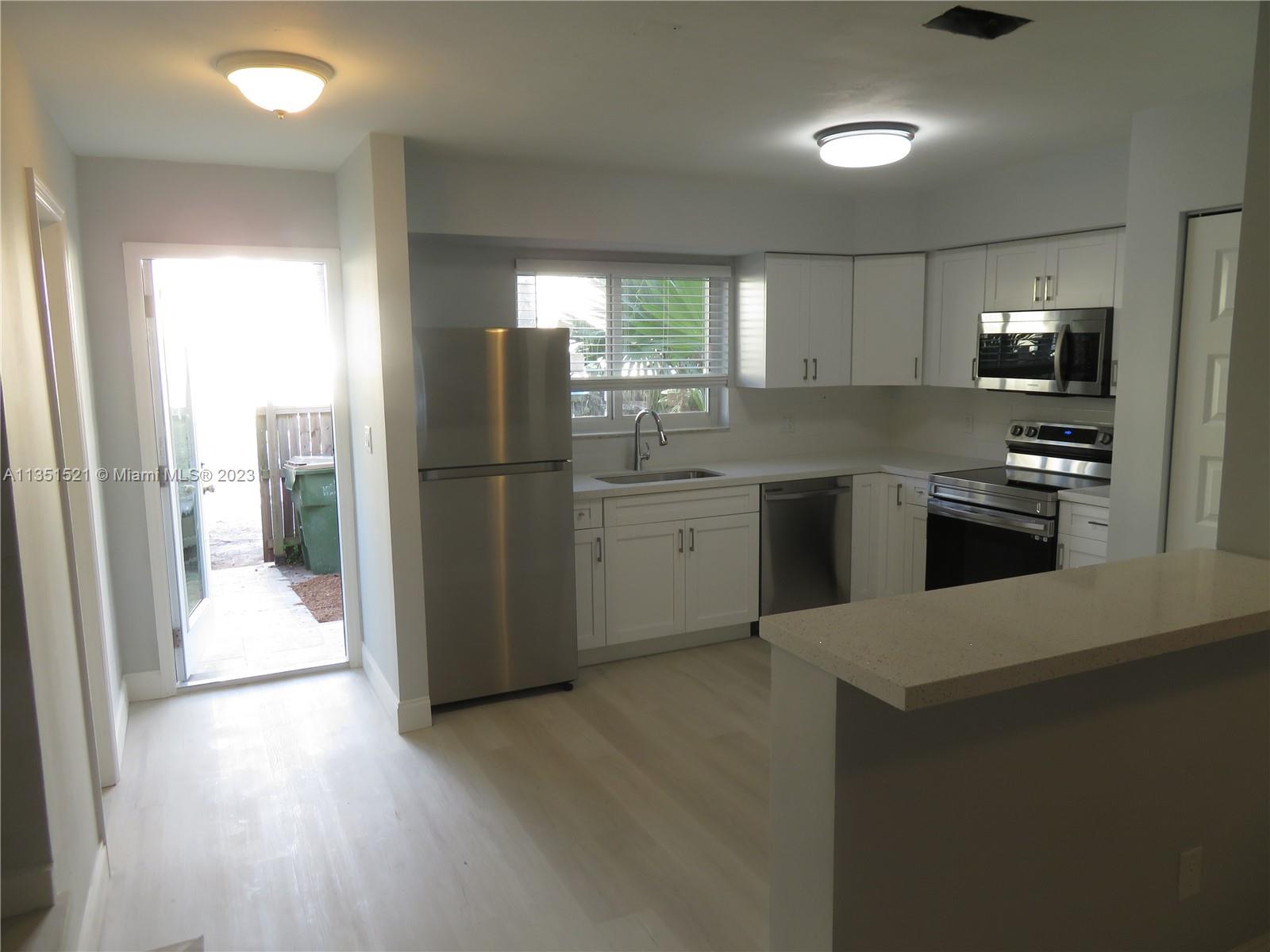 TOWNHOUSES BY AL BESADE J - Residential