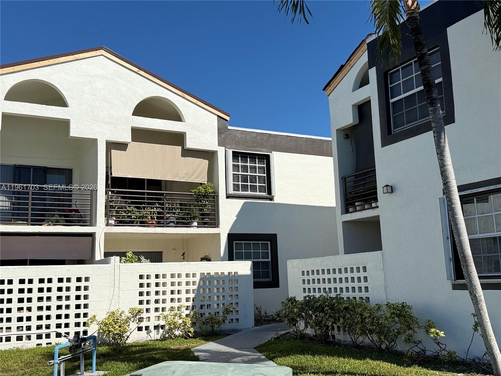 SOLEIL AT FONTAINEBLEAU C - Residential Lease