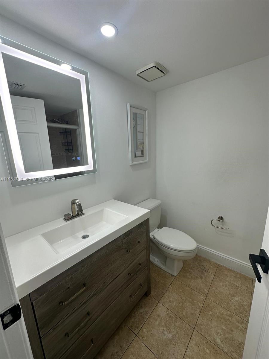 SOLEIL AT FONTAINEBLEAU C - Residential Lease