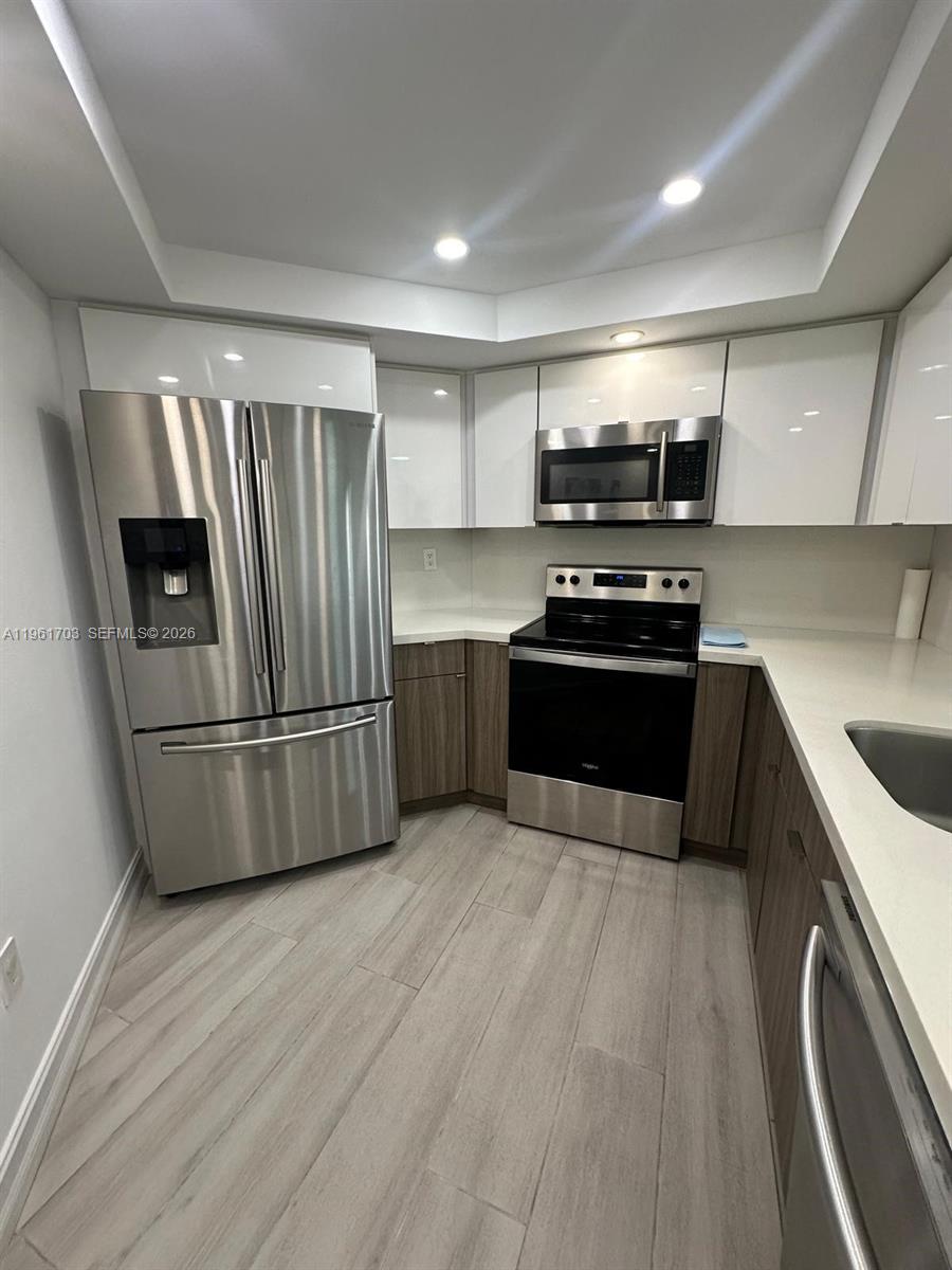 SOLEIL AT FONTAINEBLEAU C - Residential Lease