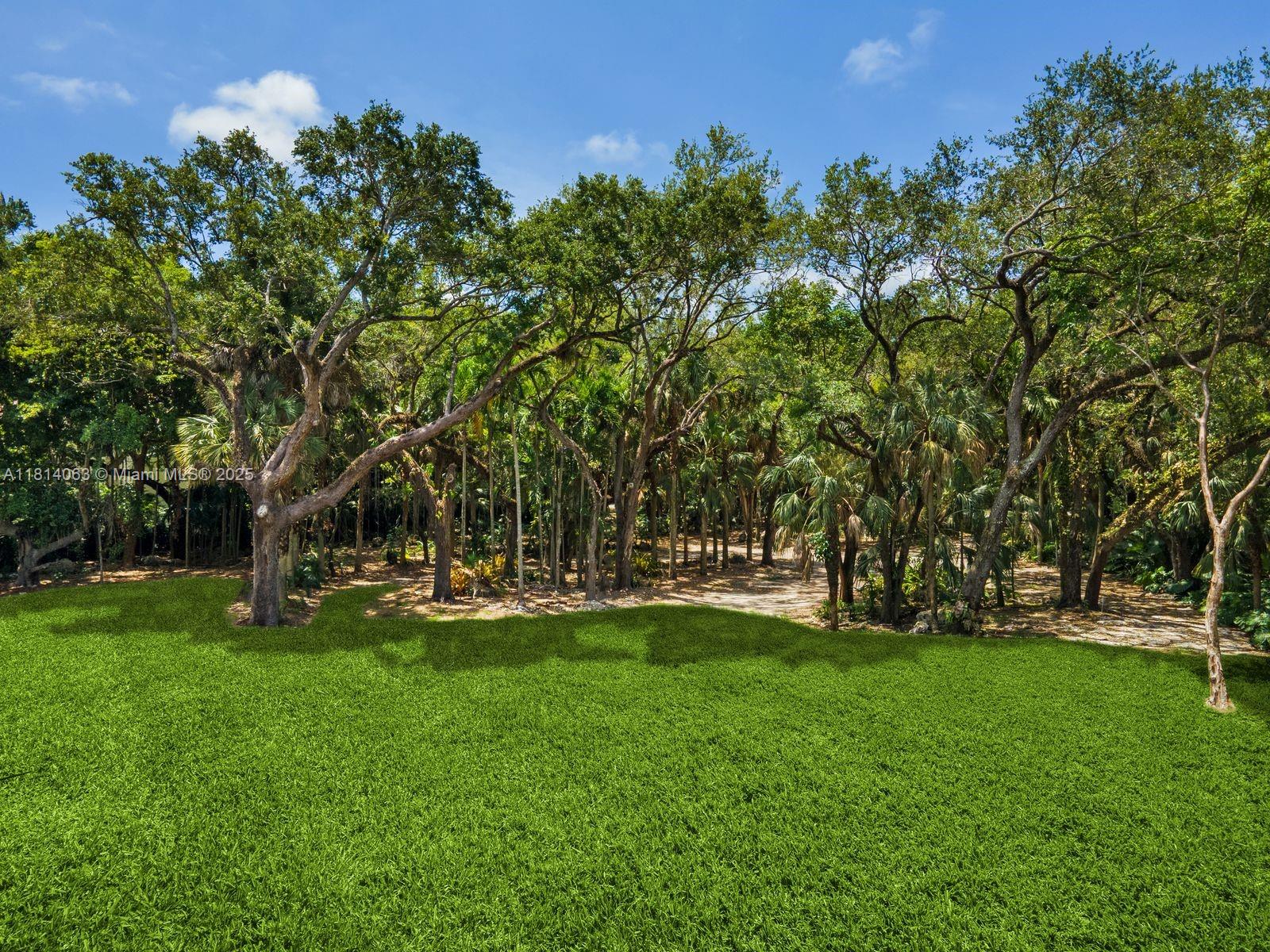 5355 Hammock Dr