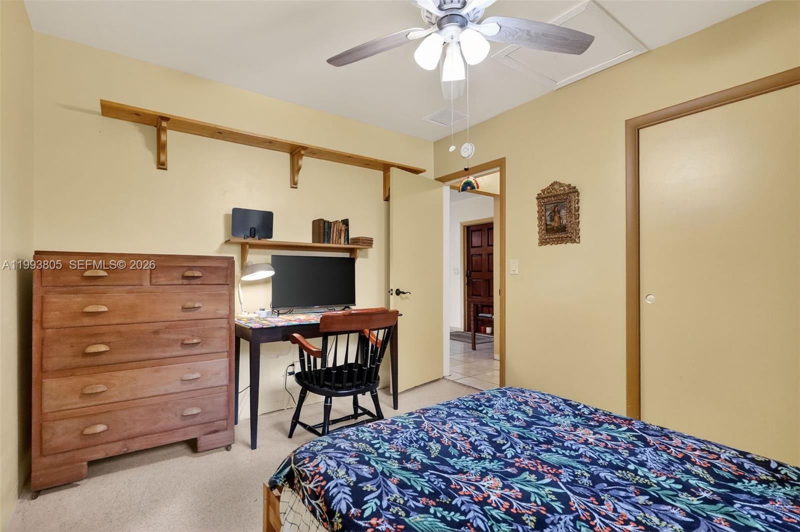 HOLLYWOOD HILLS - Residential