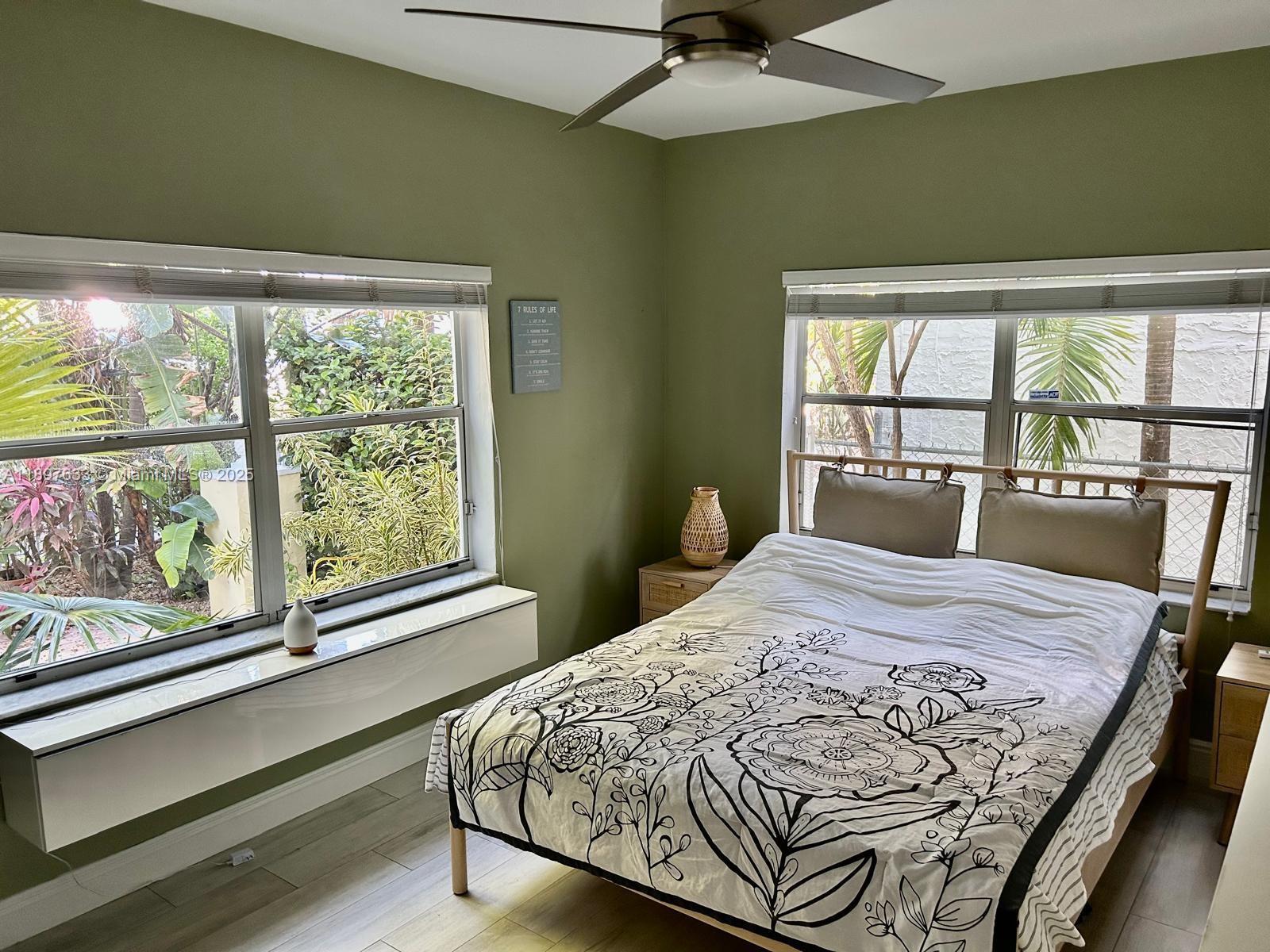 THE PINEAPPLE CONDO - Residential