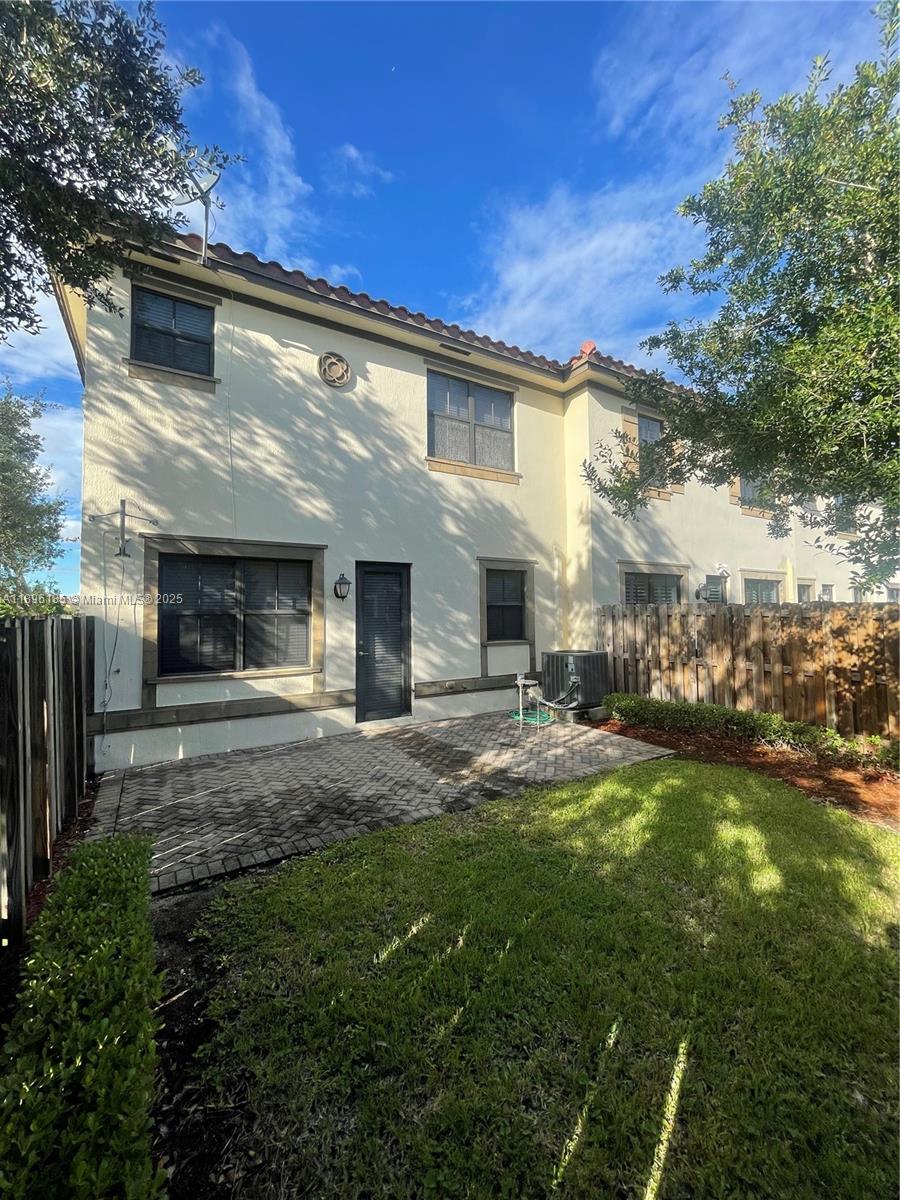 View photos, virtual tours, details... 9596 N Town Parc Cir N