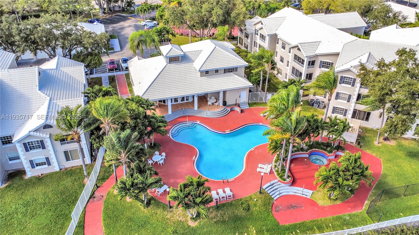 2803 N Oakland Forest Dr 205