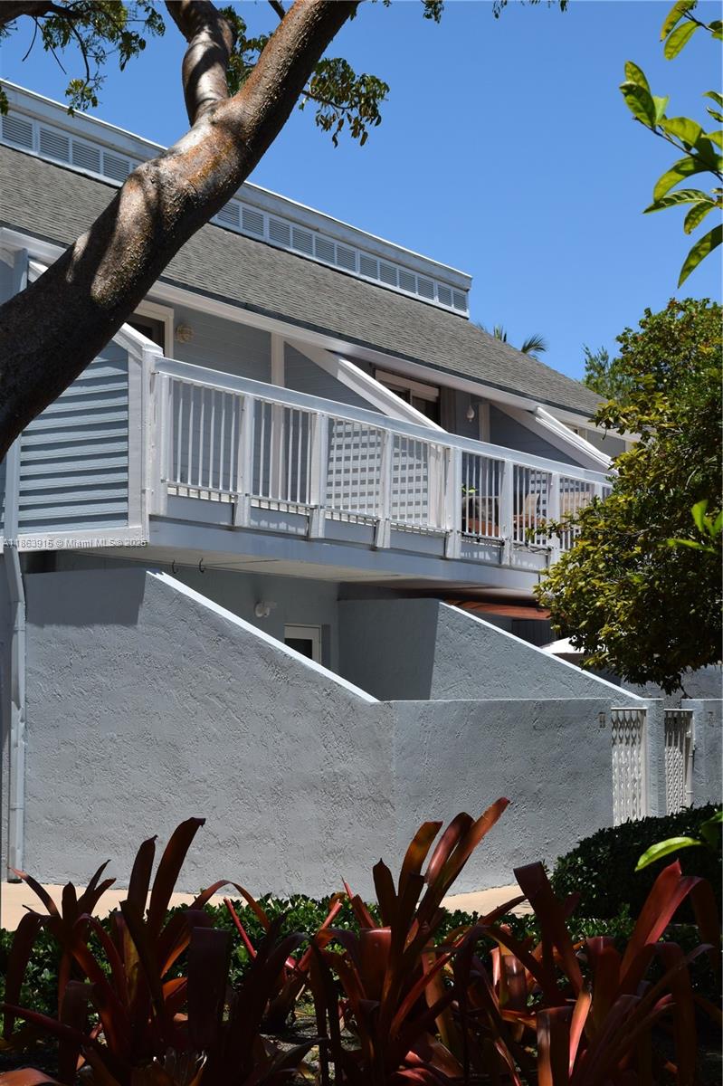 LE PHARE KEY BISCAYNE CON - Residential Lease