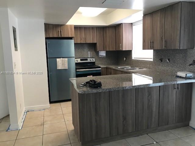 TAM OSHANTER GARDENS FAMI - Residential Lease