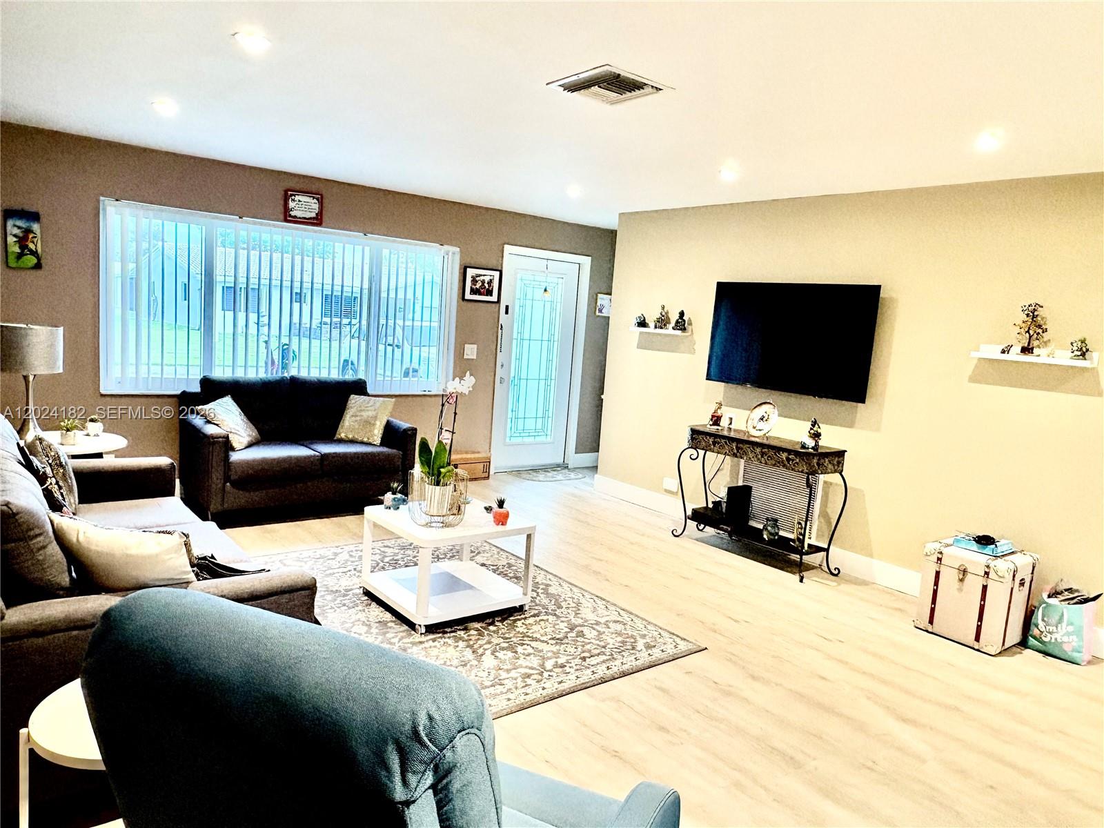 LAUDERDALE WEST 2 SEC - Residential