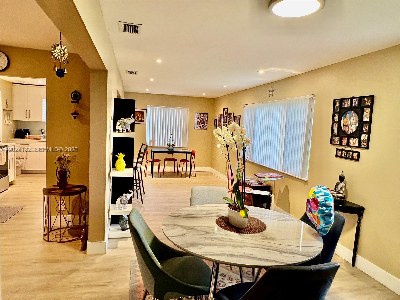 LAUDERDALE WEST 2 SEC - Residential