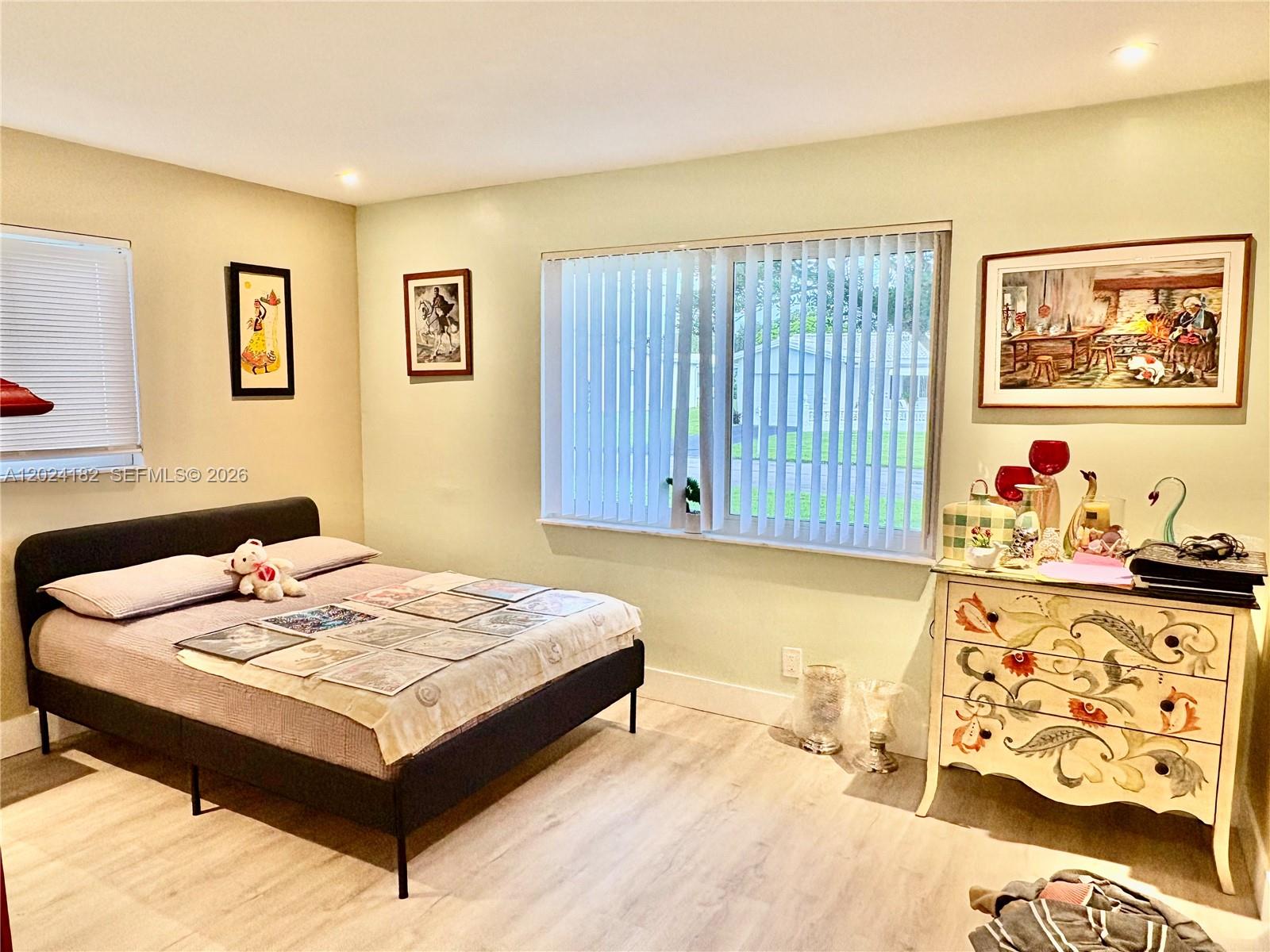 LAUDERDALE WEST 2 SEC - Residential