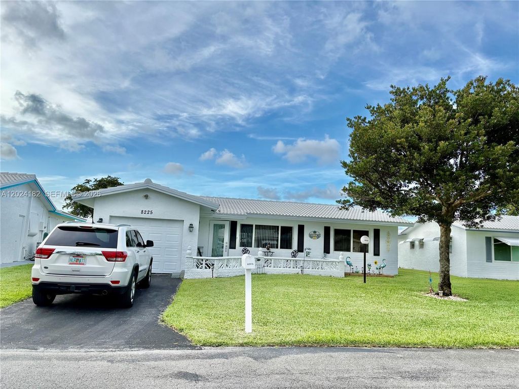Photo of 8225 NW 12th Ct, Plantation, FL 33322 (MLS # A12024182)
