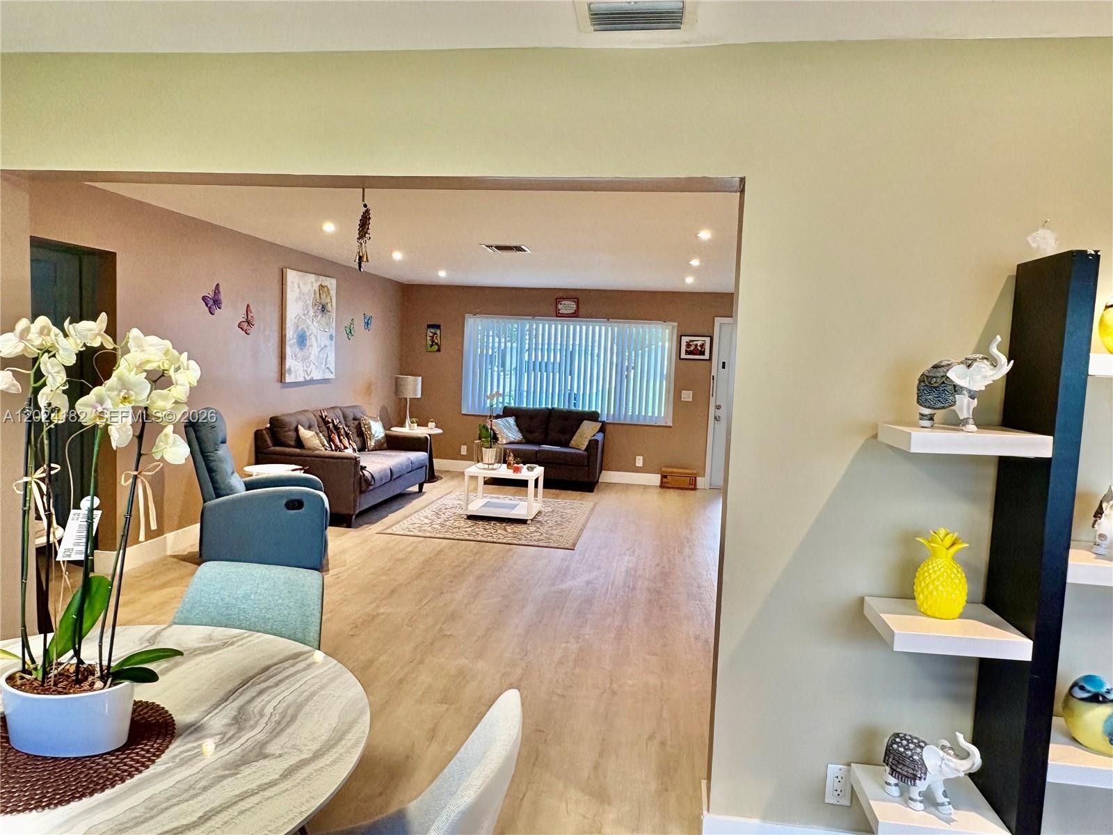 LAUDERDALE WEST 2 SEC - Residential