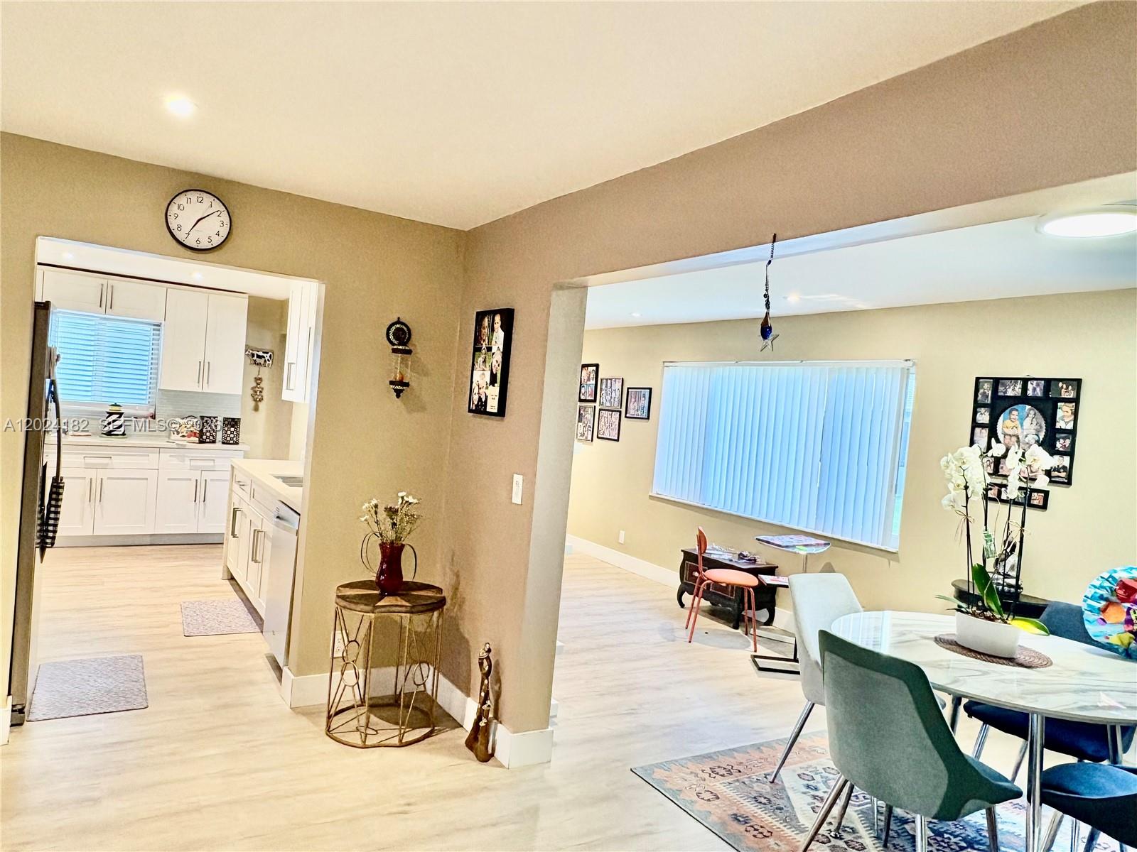 LAUDERDALE WEST 2 SEC - Residential