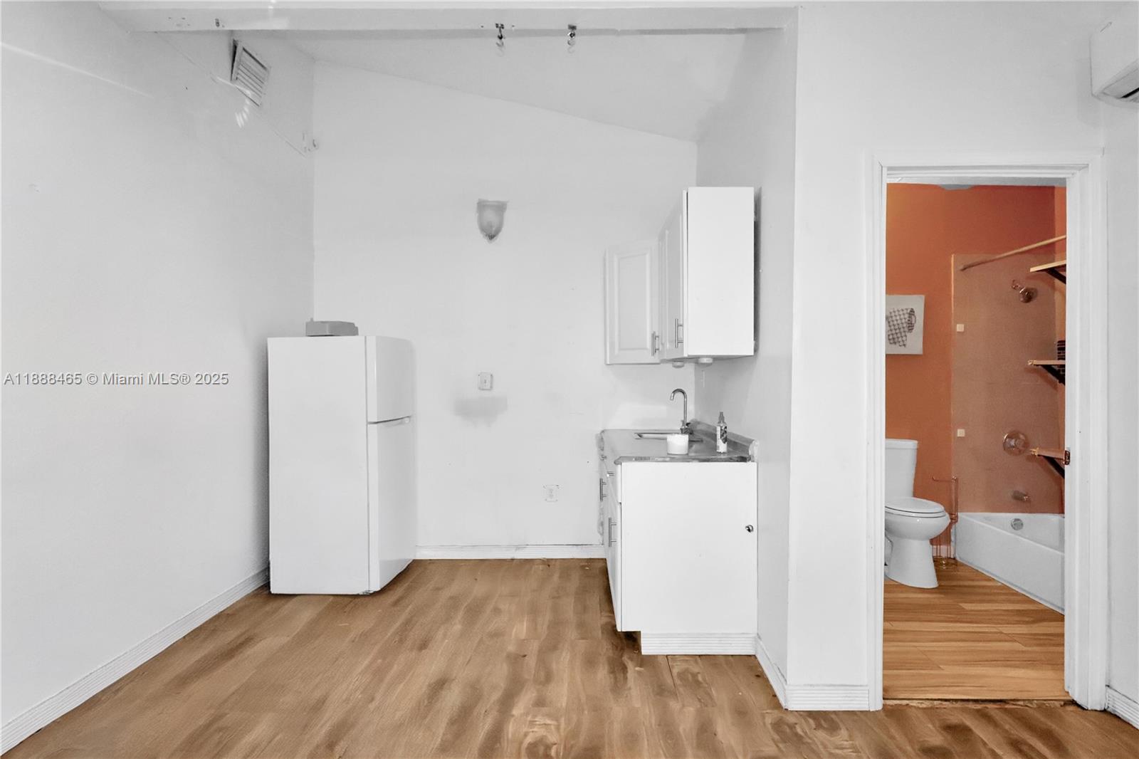 PLEASANT VILLAGE - Residential