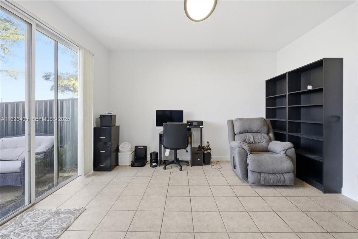 AB AT TAMIAMI TRAIL PHASE - Residential