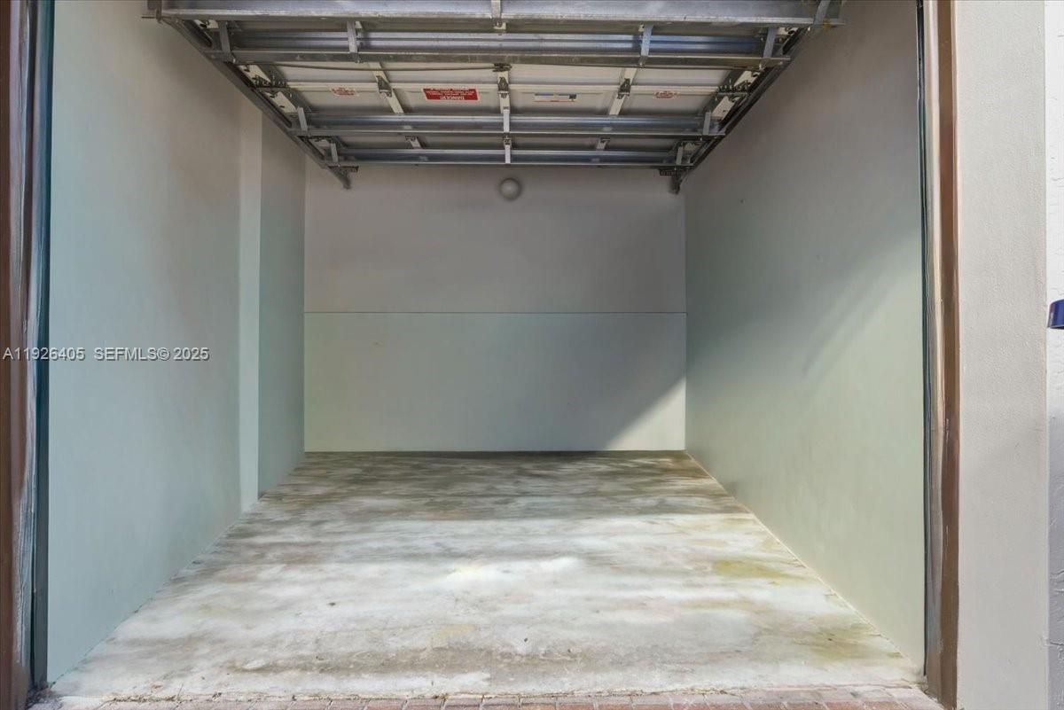 AB AT TAMIAMI TRAIL PHASE - Residential