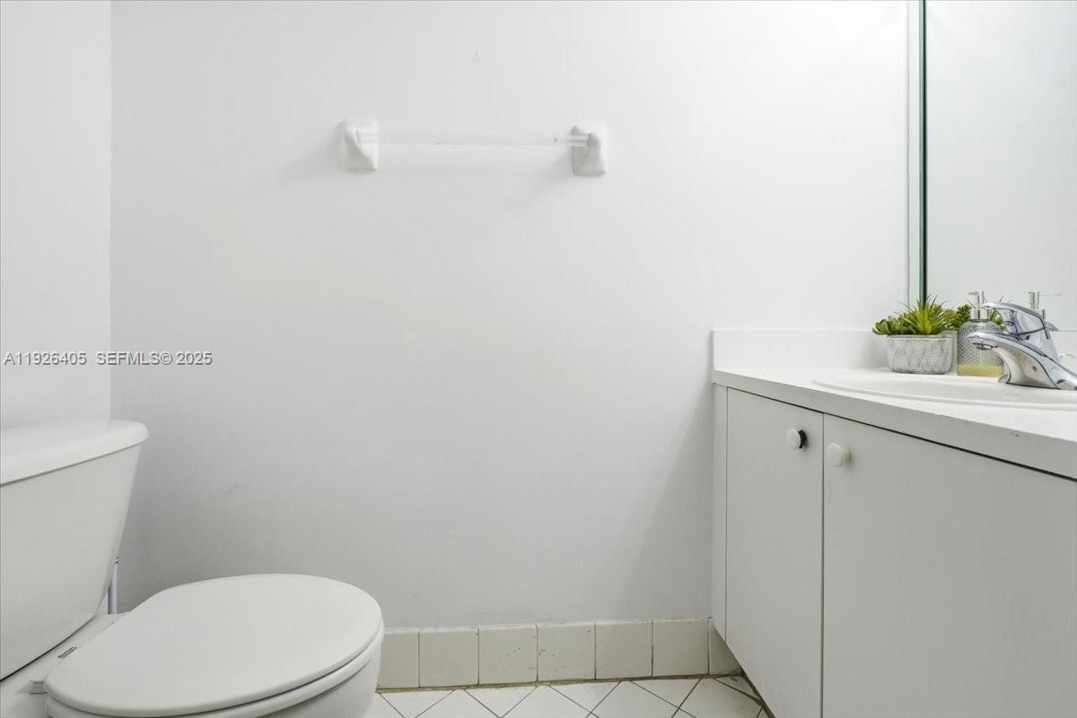 AB AT TAMIAMI TRAIL PHASE - Residential