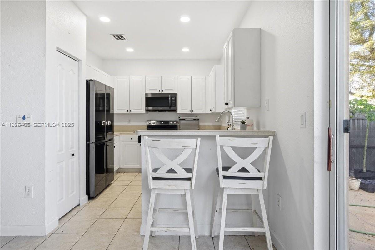 AB AT TAMIAMI TRAIL PHASE - Residential