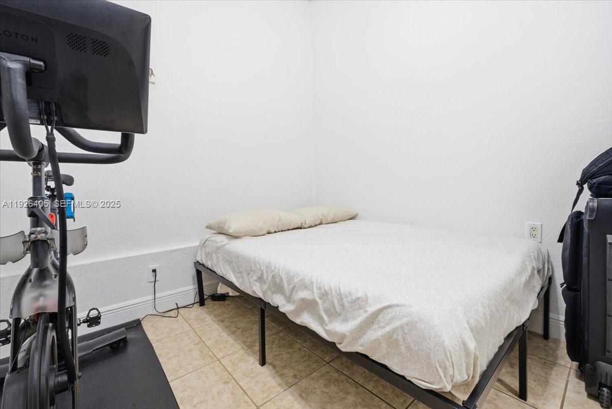 AB AT TAMIAMI TRAIL PHASE - Residential