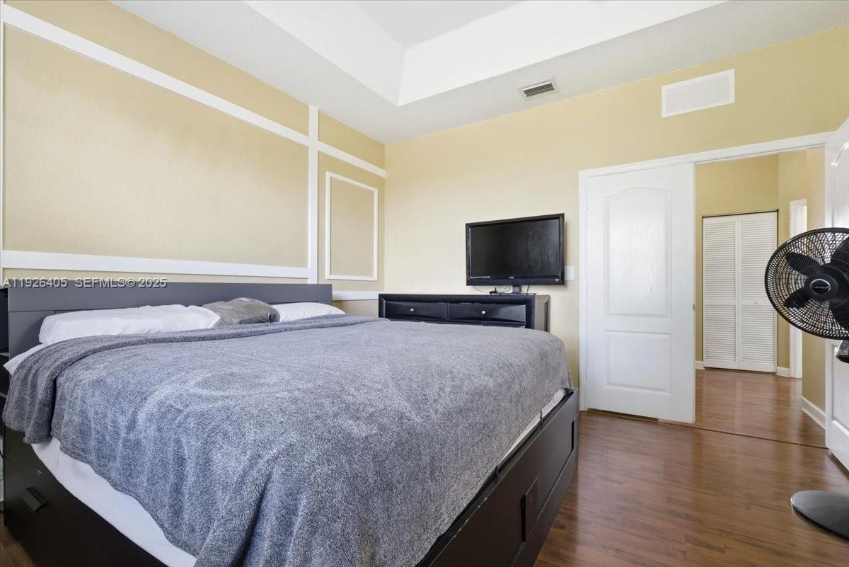 AB AT TAMIAMI TRAIL PHASE - Residential