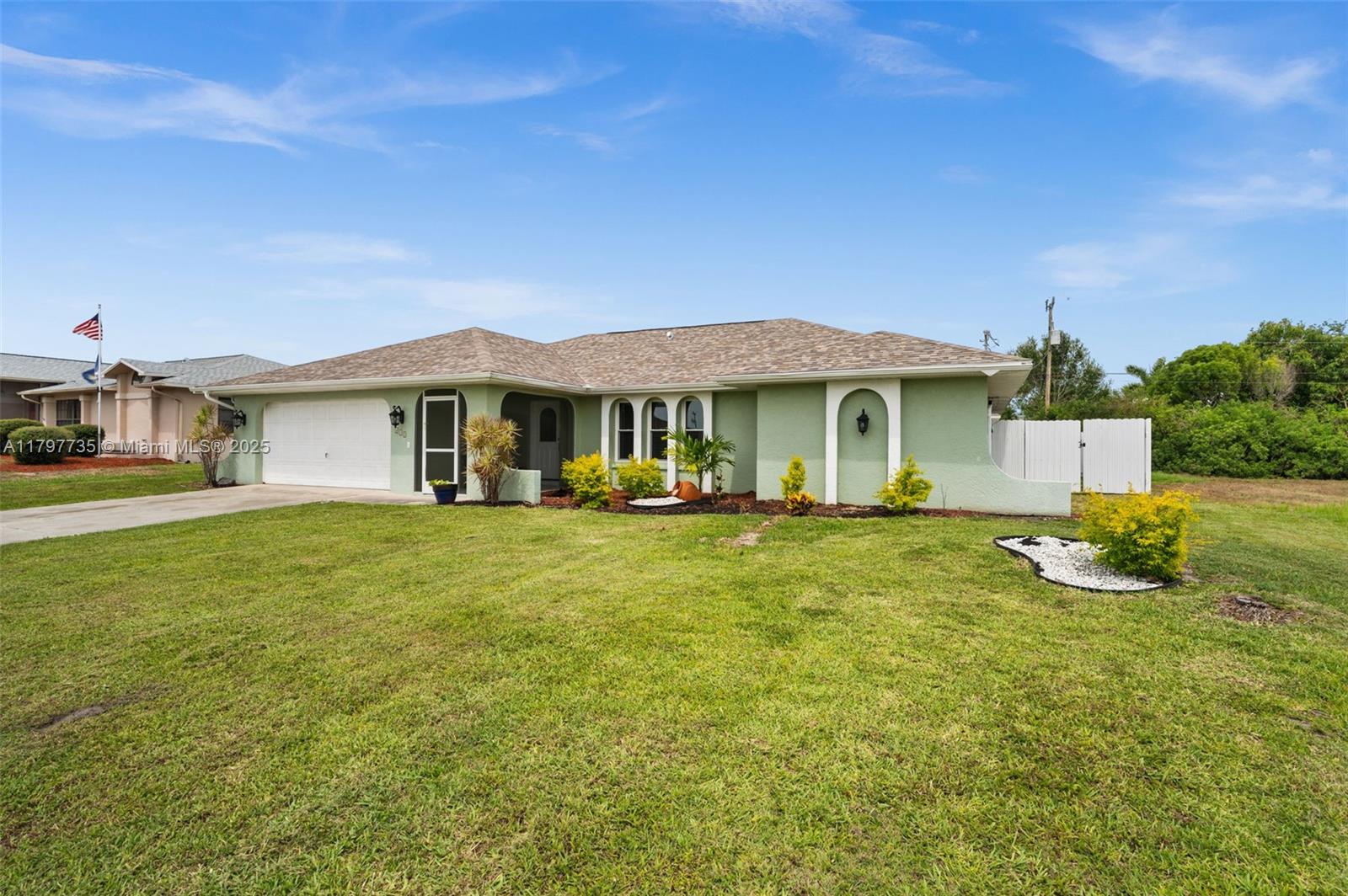 415 Se 12th Ct, Cape Coral, Lee County, Florida - 3 Bedrooms  
2 Bathrooms - 