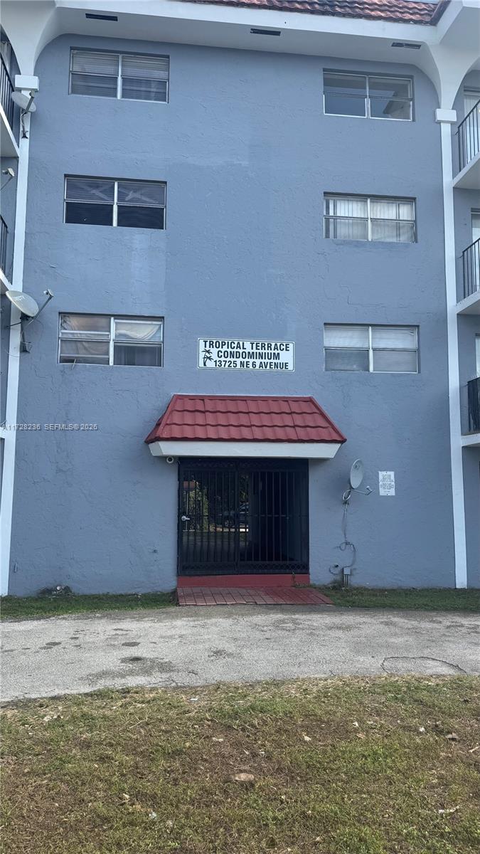 TROPICAL TERRACE CONDO - Residential