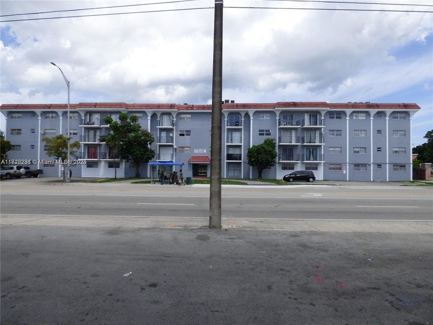 ONE BEDROOM CONDOMINIUM IN THE CENTER IF NORTH MIAMI RIGHT ON 6TH AVE.  Oppertunity INVESTMENT CAN BE RENTED RIGHT AWAY. OWNER IS ENTERTAINING ALL Cash OFFERS