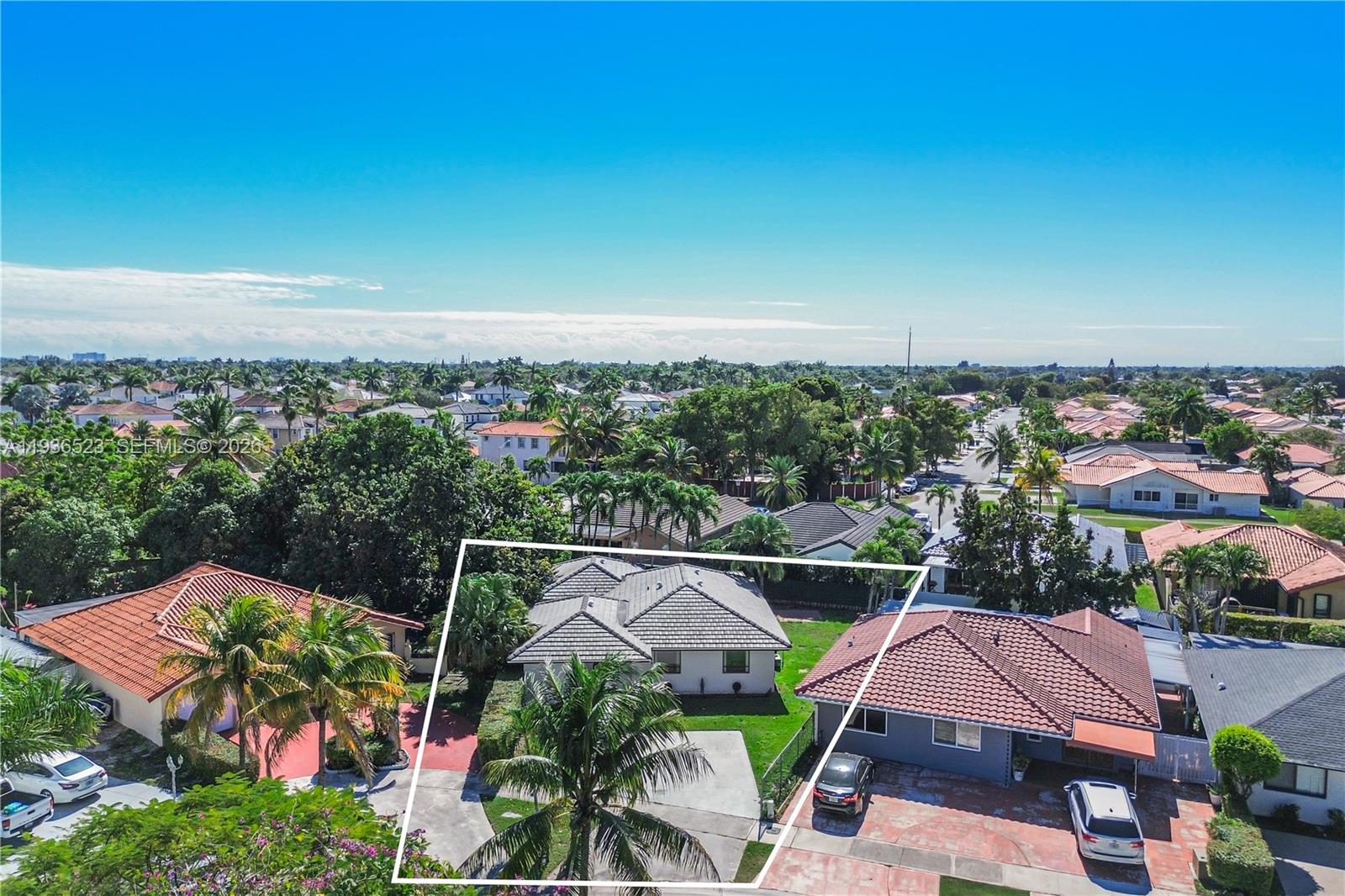 LEOMAR HOMES - Residential