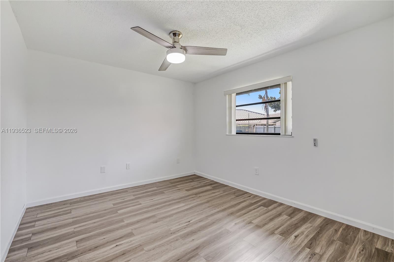 LEOMAR HOMES - Residential