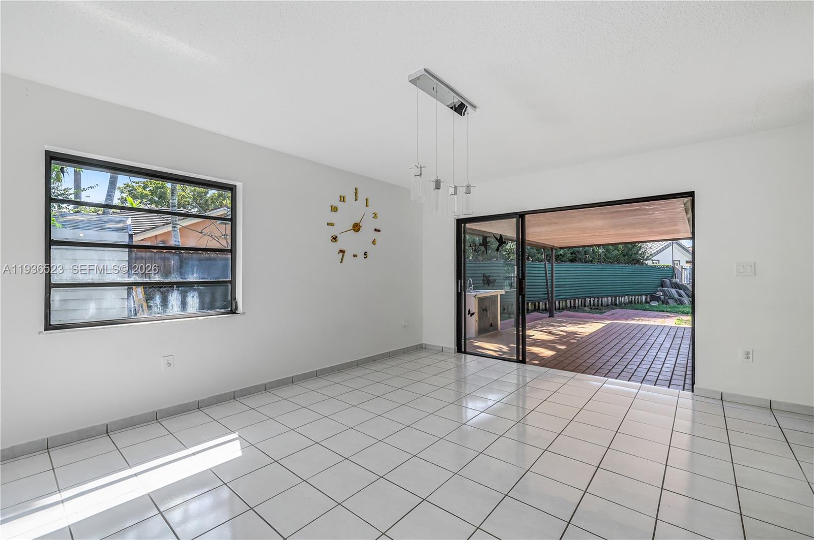 LEOMAR HOMES - Residential