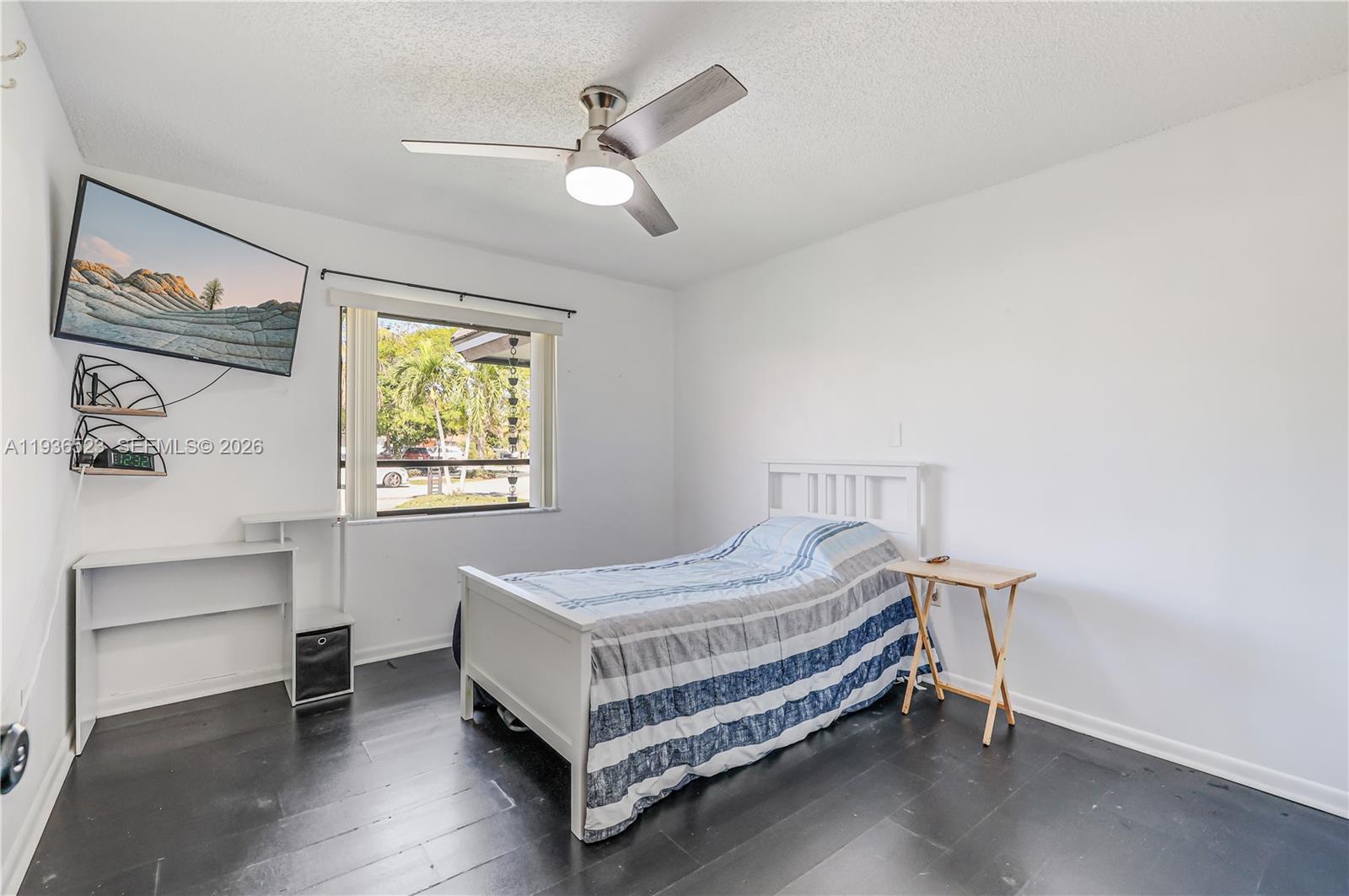 LEOMAR HOMES - Residential