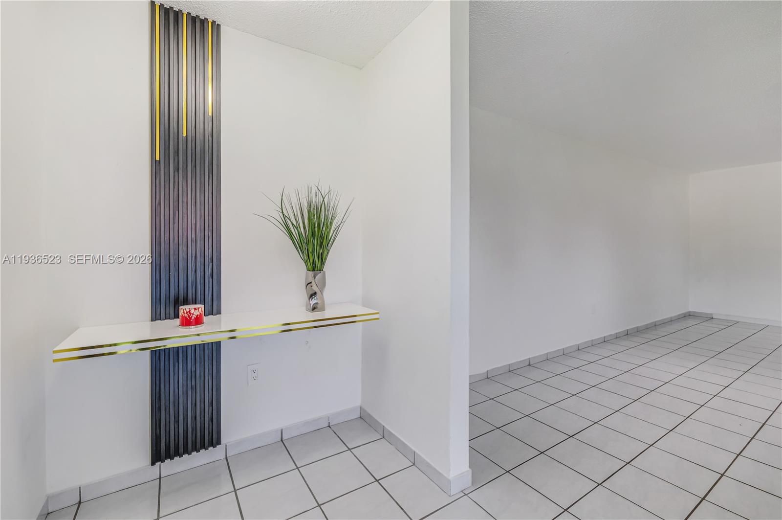 LEOMAR HOMES - Residential