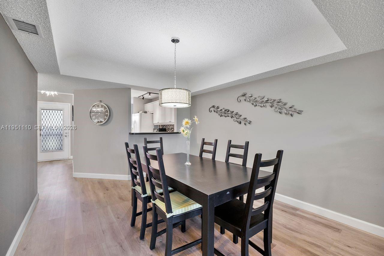 23249 N Barwood Ln N 102