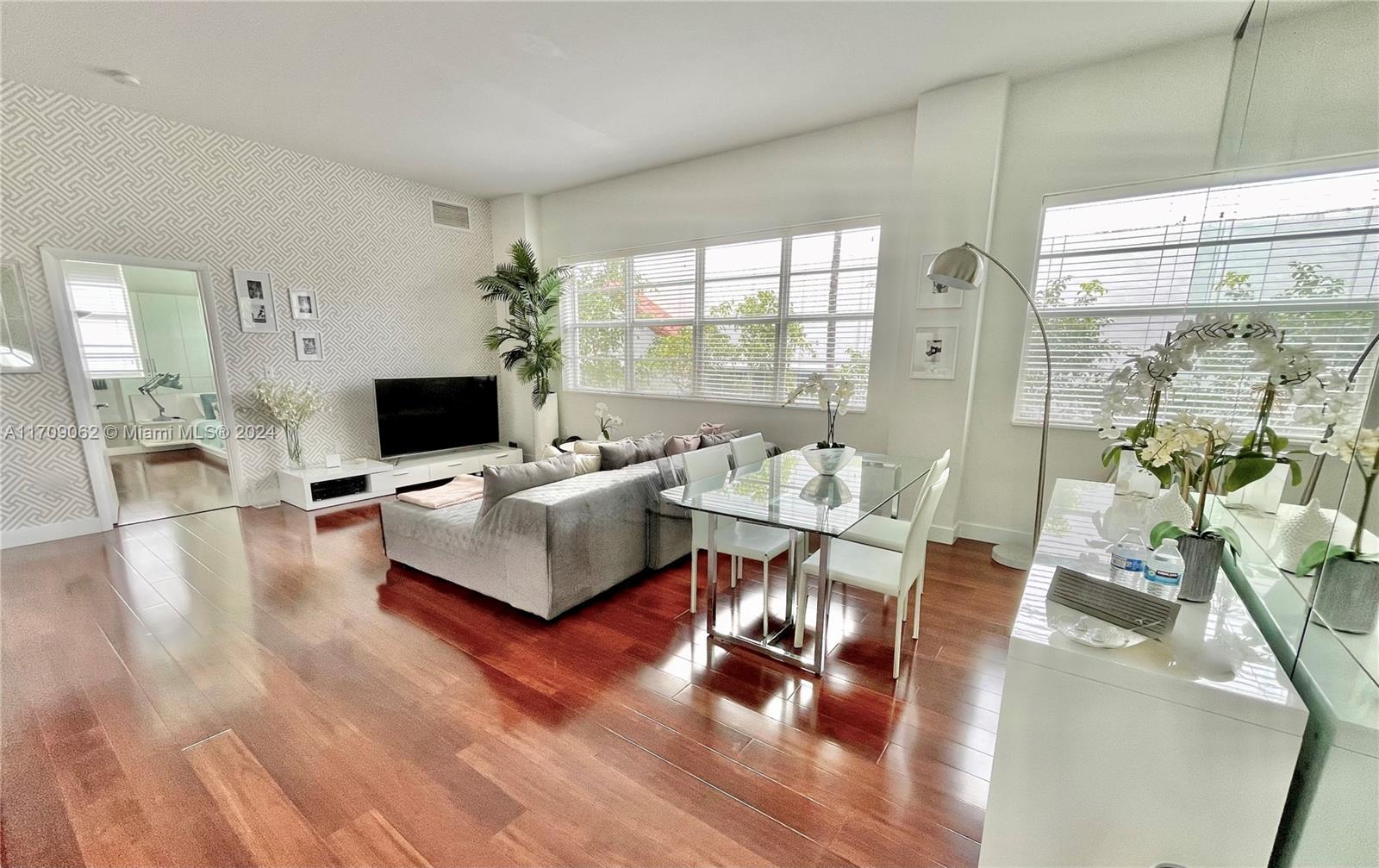 Property for Sale at 935 Euclid Ave 7, Miami Beach, Miami-Dade County, Florida - Bedrooms: 1 
Bathrooms: 1  - $497,000