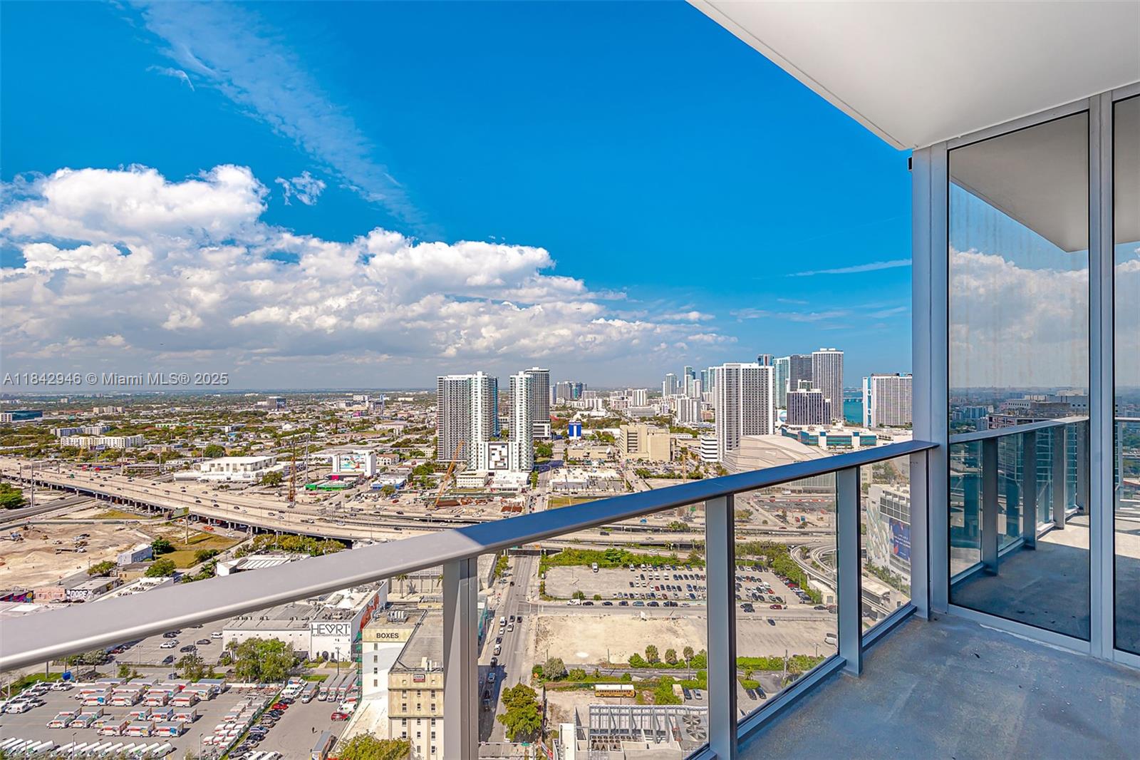 Paramount Miami World Cent - Residential Lease