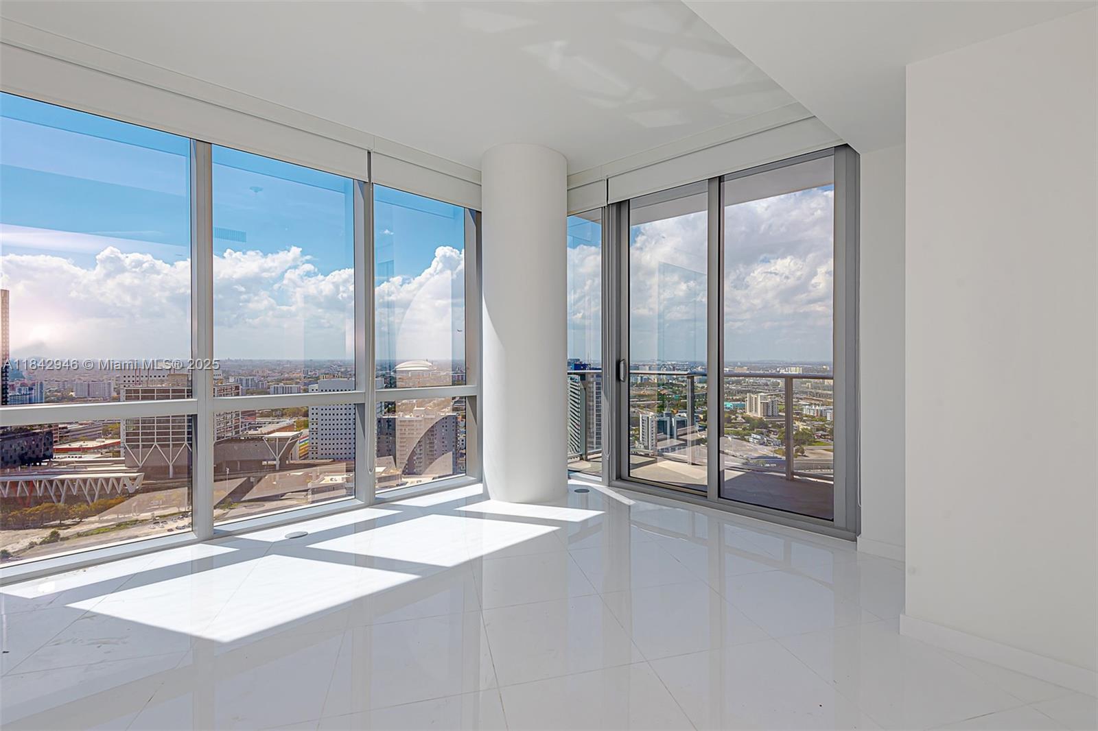 Paramount Miami World Cent - Residential Lease