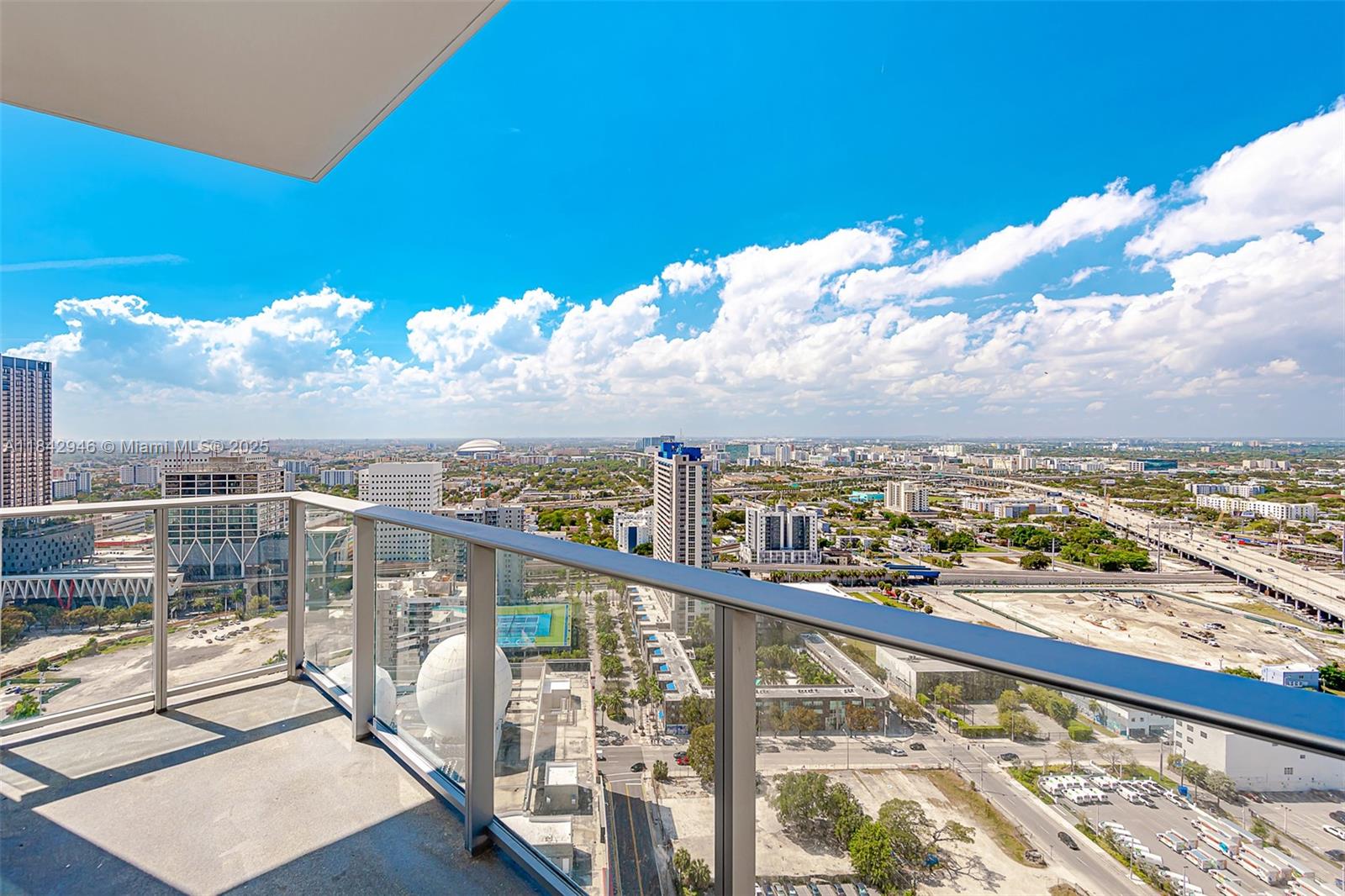 Paramount Miami World Cent - Residential Lease