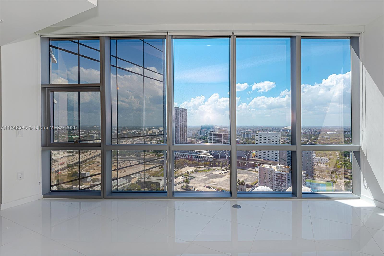 Paramount Miami World Cent - Residential Lease