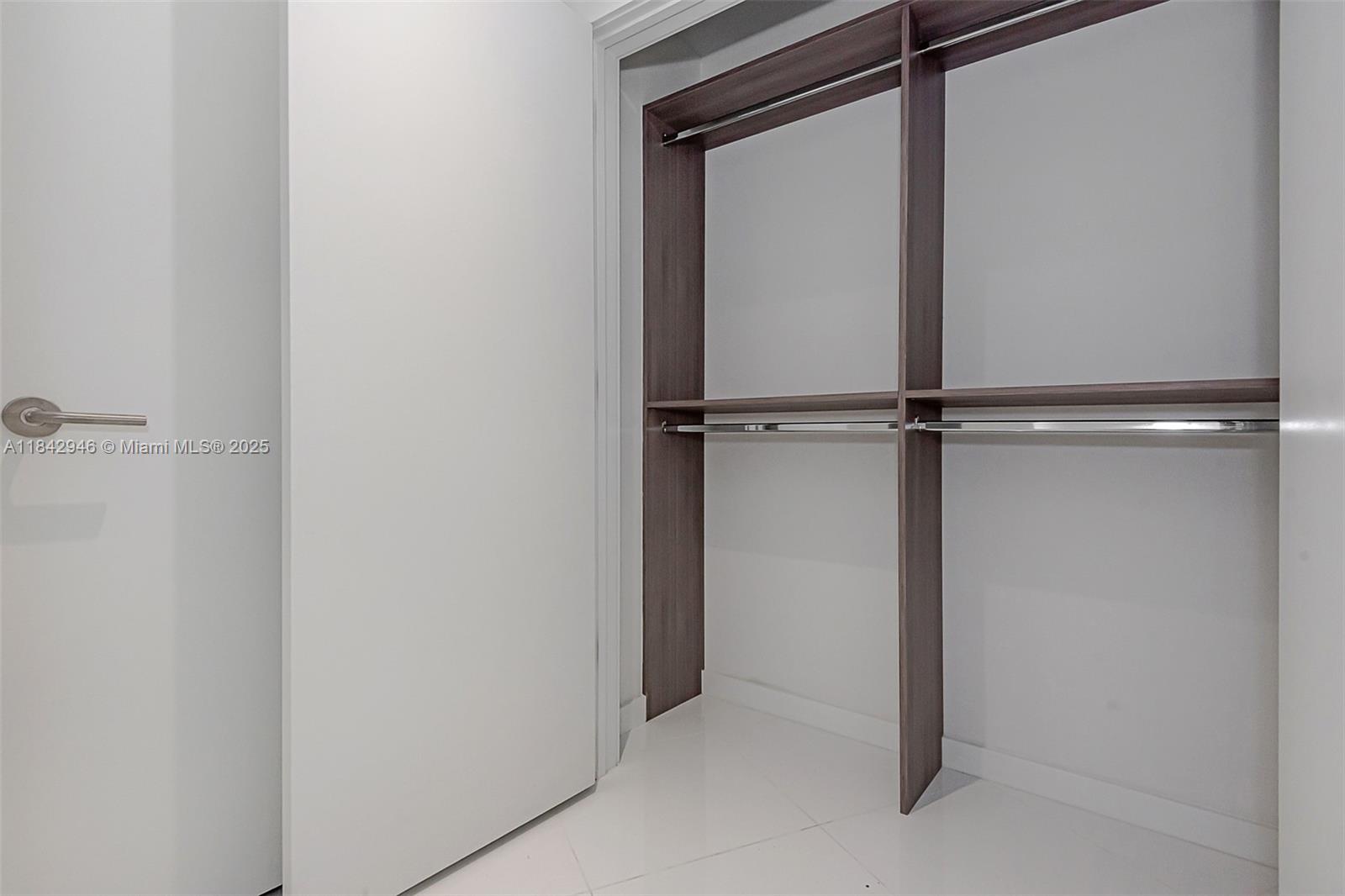 Paramount Miami World Cent - Residential Lease