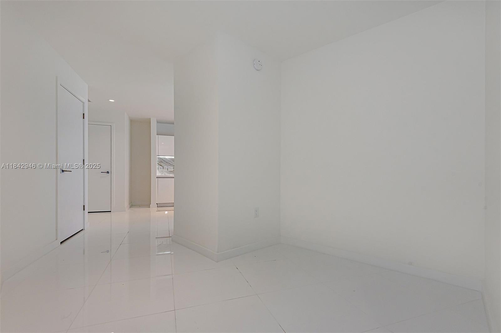 Paramount Miami World Cent - Residential Lease