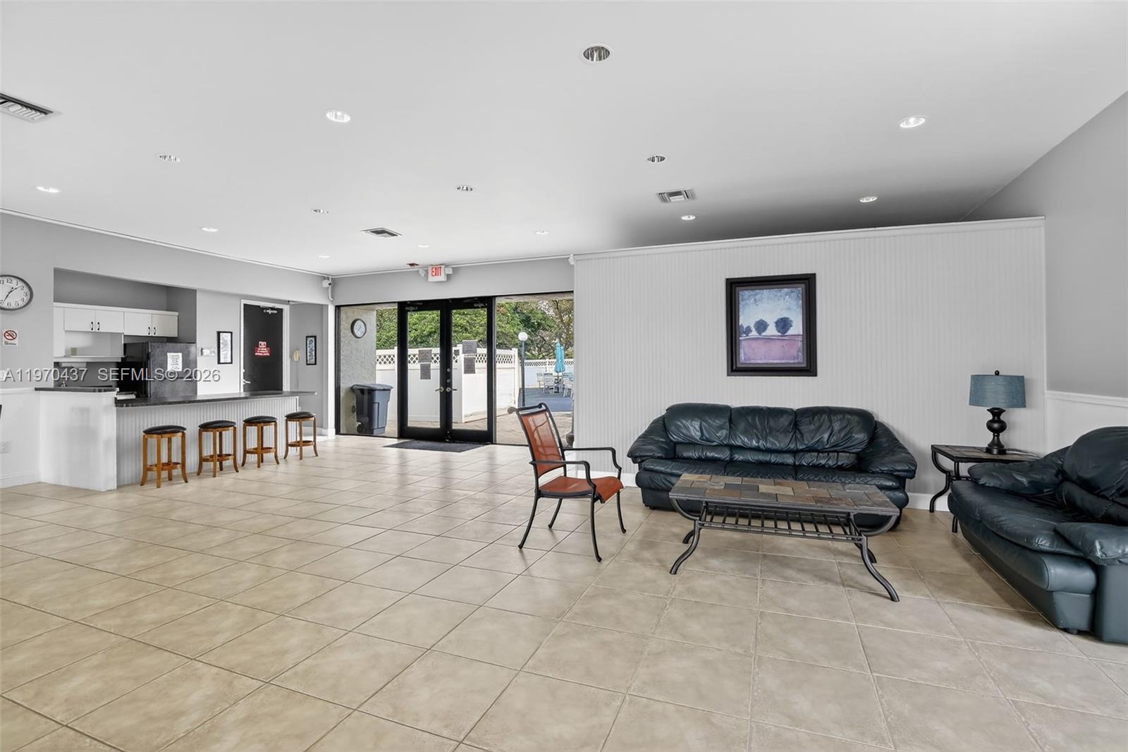 ROLLING HILLS GOLF AND - Residential